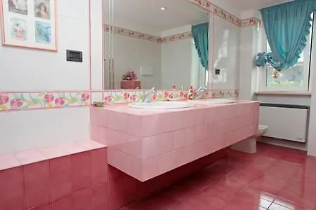 Con Parcheggio Apartmán