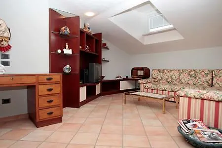 Apartamento Con Parcheggio
